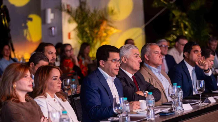 ASONAHORES reconoce a Collado por logros del turismo durante su gestión ASONAHORES reconoce a Collado por logros del turismo durante su gestión