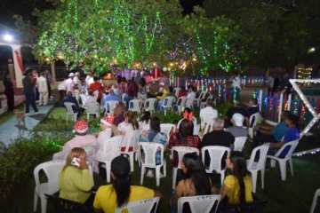 Encendido del Árbol de la Comunicación une a gremios periodísticos de Santiago Encendido del Árbol de la Comunicación une a gremios periodísticos de Santiago