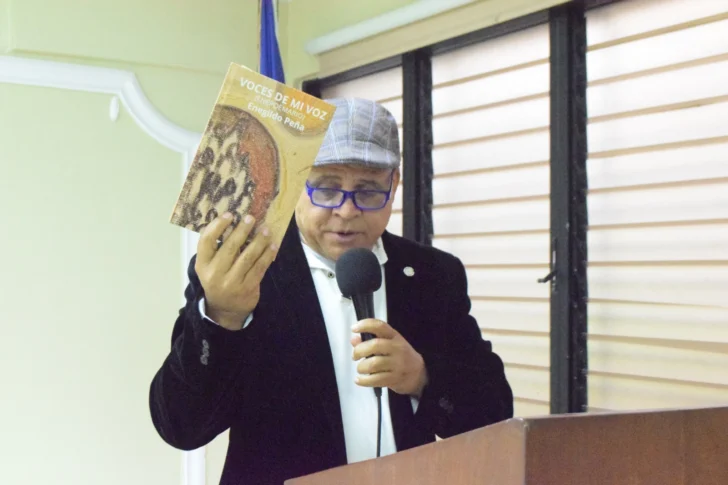 El escritor Enegildo Peña pondrá a circular este jueves sus dos obras más recientes