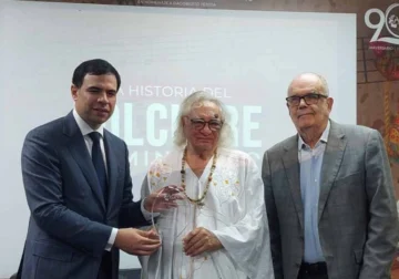  Entrega homenaje a Dagoberto Tejeda en apertura da la XII Feria del Libro de Historia.