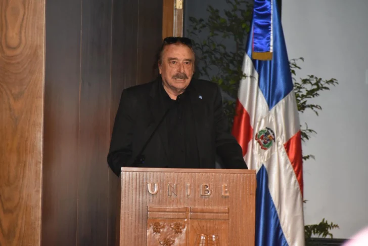 Ignacio Ramonet advierte que la IA amenaza 'el corazón de la democracia'