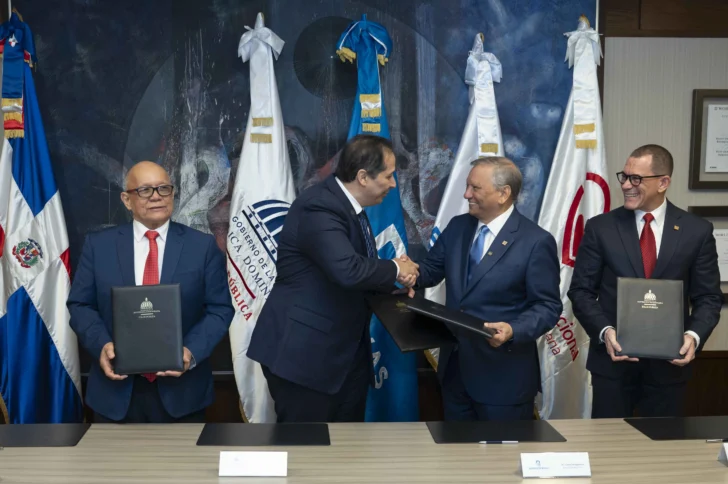 Banreservas y ARS Reserva renuevan acuerdo con Ministerio de Salud y el Hemocentro Nacional Banreservas y ARS Reserva renuevan acuerdo con Ministerio de Salud y el Hemocentro Nacional