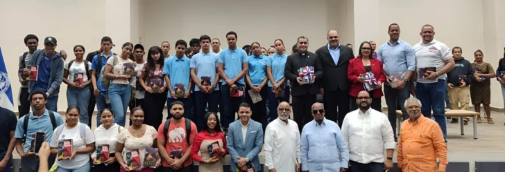 La novela 'Me mato por medio millón de seguidores' circula en UASD-Cotuí La novela 'Me mato por medio millón de seguidores' circula en UASD-Cotuí