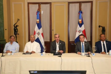 Garantizan abastecimiento y estabilidad de precios durante la temporada navideña en todo el país Garantizan abastecimiento y estabilidad de precios durante la temporada navideña en todo el país