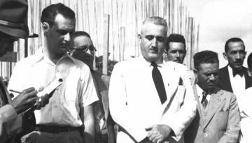  Guillermo González Sánchez, Manuel Salvador Gautier, Alfredo González y Humberto Ruiz Castillo junto a un grupo de profesionales declaran ante la prensa (1941) – AGN