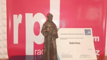 Radio París La Paz, de RFI, premiada por contribuir Radio París La Paz, de RFI, premiada por contribuir