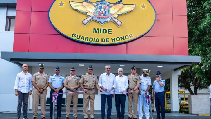 Abinader inaugura nuevas instalaciones y zonas remozadas en el Ministerio de Defensa 