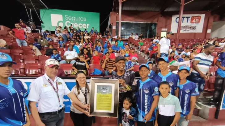 Niños de La Vega reconocen la labor social de los Gigantes del Cibao