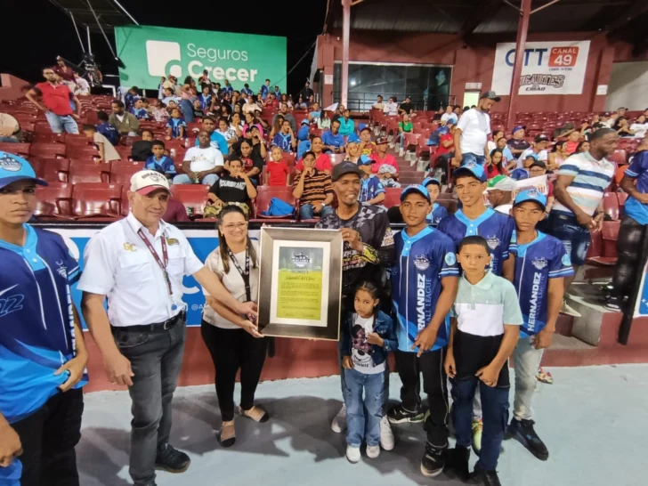 Niños de La Vega reconocen la labor social de los Gigantes del Cibao