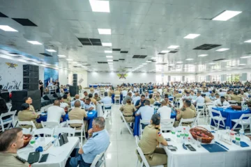 En almuerzo de Navidad, Abinader anuncia que militares viajarán gratis en el Metro y el teleférico de Santo Domingo