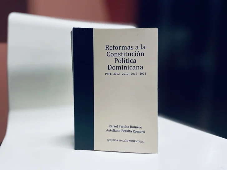 'Reformas a la Constitución Política Dominicana', de los hermanos Peralta Romero 'Reformas a la Constitución Política Dominicana', de los hermanos Peralta Romero