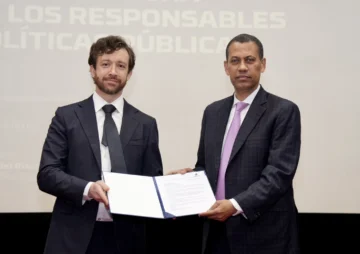 Indotel y Ericsson lanzan programa de becas digitales para integrantes del sector público Indotel y Ericsson lanzan programa de becas digitales para integrantes del sector público