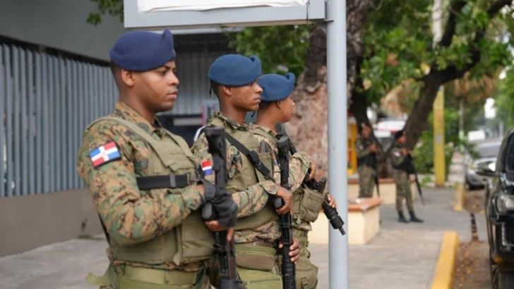 Interior y Policía reporta 97 detenidos y amplio decomiso tras seis días de operativos en San Cristóbal Interior y Policía reporta 97 detenidos y amplio decomiso tras seis días de operativos en San Cristóbal