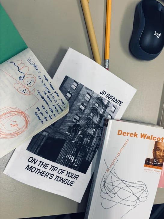 En la punta de la lengua de la madre: Migración, memoria y deseo en JP Infante