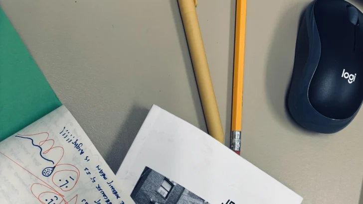 En la punta de la lengua de la madre: Migración, memoria y deseo en JP Infante