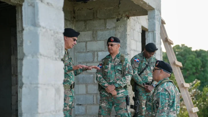 Jefe del Ejército niega incursión de bandas haitianas para delinquir en la frontera dominicana