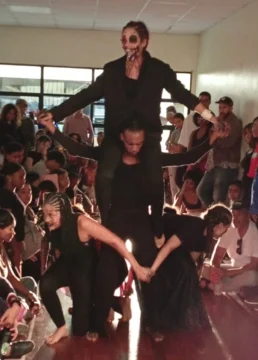 La patria que respira en la voz de sus jóvenes