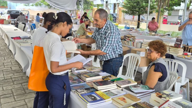 Lo no visible de la XII Feria del Libro de Historia AGN: patronato, libros cruciales y donación documental Lo no visible de la XII Feria del Libro de Historia AGN: patronato, libros cruciales y donación documental