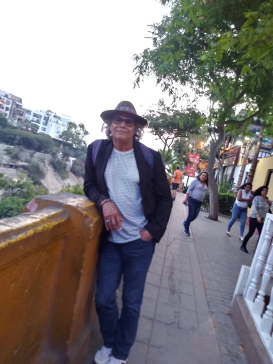  El autor de esta crónica, Juan Casillas, en Medellín.