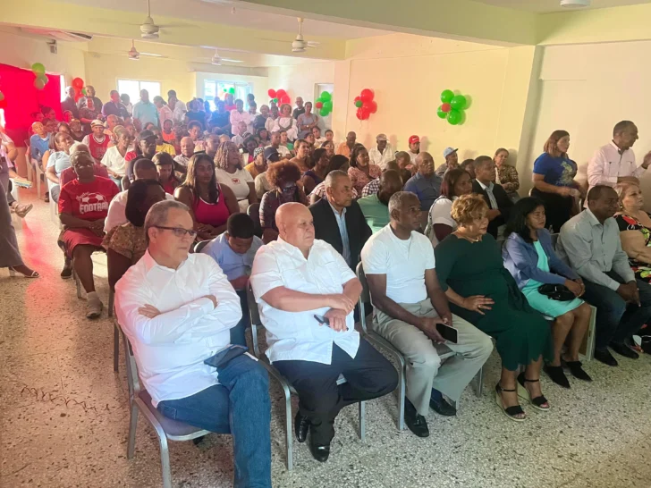 Entidades reconocen a la exdiputada Santana Leyba por lograr que La Victoria sea municipio 