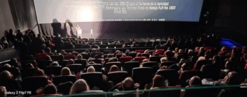  Las directoras del documental Colson. Renovarse o Morir, exhibido en premiere por Museo Bellapart, Fundación Jaime Colson y Larimar Films, en Caribbean Cinemas Downtown Center, hablan al público asistente al final de la proyección.
