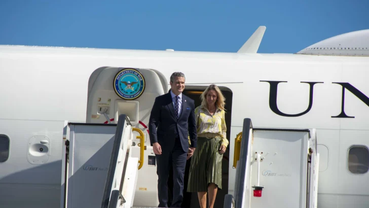 Tres horas de sol para un minuto de historia: Pete Hegseth en Santo Domingo…