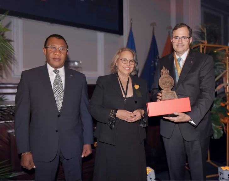 Presidente del Banco BHD, Steven Puig, recibe premio de Cámara de Comercio Domínico Americana en Nueva York
