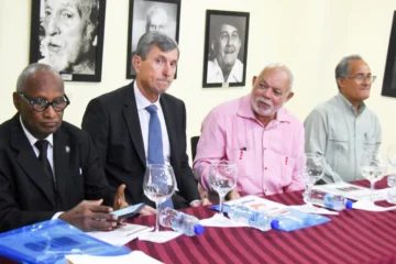 Presentación del libro  'Tres líderes mundiales y la paz del universo', de Agustín Cortés Robles