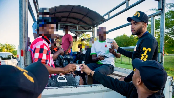 Migración detiene el miércoles y jueves de esta semana 2,390 extranjeros indocumentados y deporta a 1,975