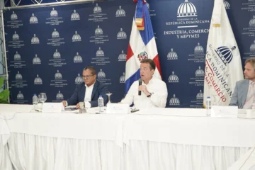 El CNZFE aprueba permisos de instalación de 13 nuevas empresas de zonas francas El CNZFE aprueba permisos de instalación de 13 nuevas empresas de zonas francas