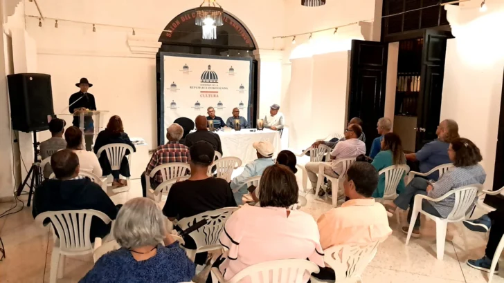 'Monólogos de multitud', de José Adolfo Pichardo