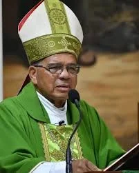 Un obispo “entre las patas de los caballos”: ¿es el caso de monseñor Ozoria, primado de América? Un obispo “entre las patas de los caballos”: ¿es el caso de monseñor Ozoria, primado de América?