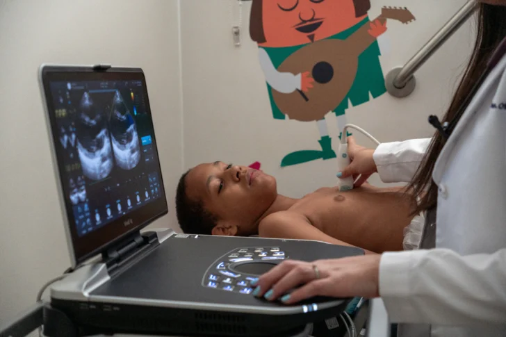 CEDIMAT y Fundación David Ortiz desarrollan jornada de cardiología pediátrica en beneficio de 93 niños