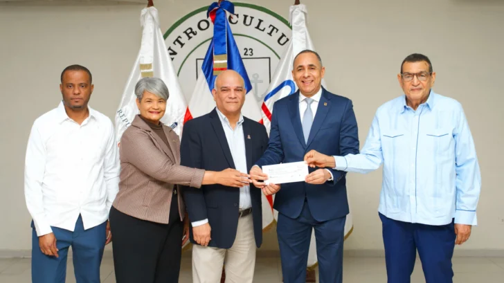 Seguros Reservas realiza donativo para evaluación del antiguo edificio de la UCE 