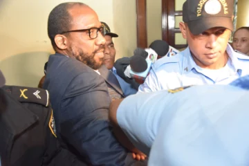  Otro caso que ha generado polémica es la solicitud de libertad del mercadólogo Pablo Ross, condenado por violación e incesto contra una niña que era su hijastra.