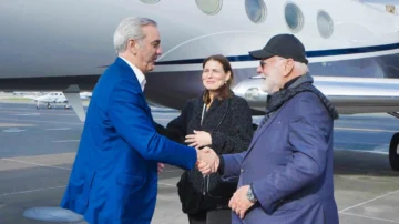 Abinader llega a EEUU para participar de reunión anual de semiconductores