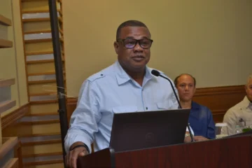 Proponen plan masivo de reasentamiento de la población más vulnerable del país