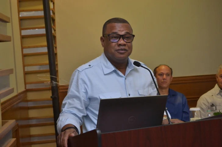 Proponen plan masivo de reasentamiento de la población más vulnerable del país