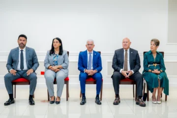 Senado reconoce aportes de Ernesto Veloz al desarrollo y fortalecimiento del turismo