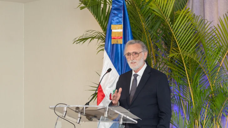 Educación: 56.5 % de dominicanos en EE.UU tiene posgrado; en el país, solo 2.6 %