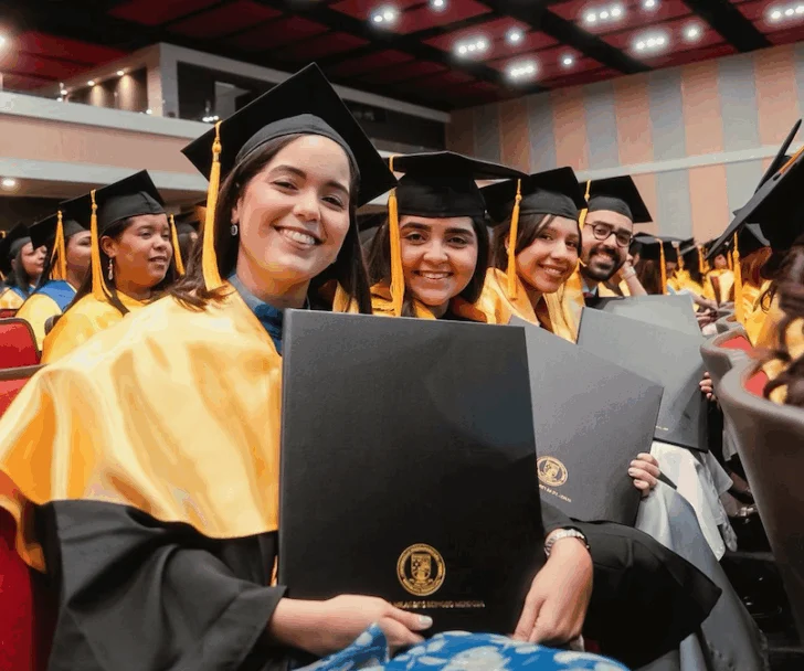 Unibe gradúa 469 nuevos profesionales en su Sexagésima Graduación Ordinaria