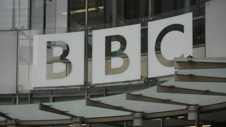 Para la BBC no hay base legal para demanda de Trump por 5.000 millones de dólares