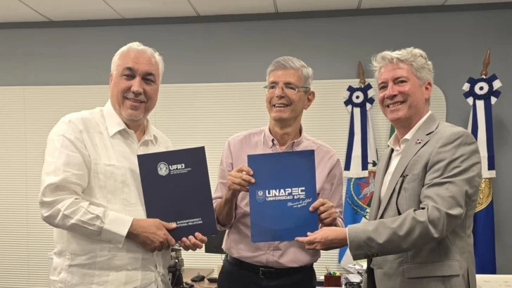 UNAPEC y UFRJ firman alianza académica para fortalecer cooperación científica