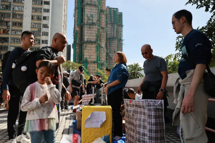 Muertos en incendio de Hong Kong aumentan a 128 y unas 200 personas siguen desaparecidas