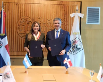 Carolina Mejía y Jorge Macri firman convenio de cooperación entre Santo Domingo y Buenos Aires Carolina Mejía y Jorge Macri firman convenio de cooperación entre Santo Domingo y Buenos Aires