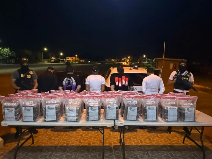 DNCD incauta 150 paquetes de cocaína y arresta cinco hombres en Azua