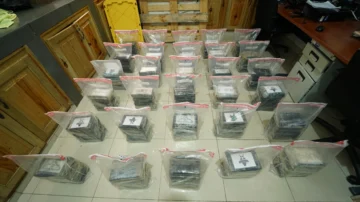 DNCD incauta 150 paquetes de cocaína y arresta cinco hombres en Azua