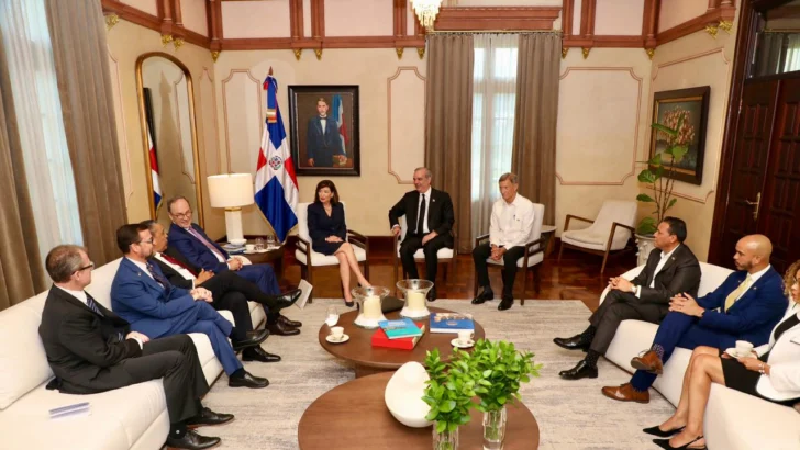 Abinader recibe en el Palacio Nacional a la gobernadora de Nueva York, Kathy Hochul