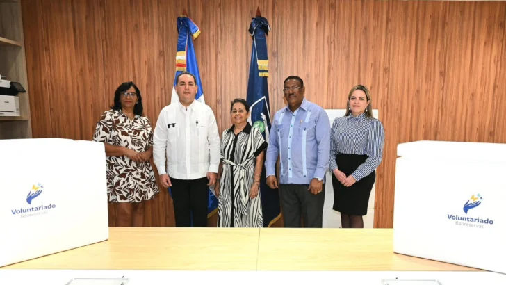 Voluntariado Banreservas dona vacunas contra la influenza al Servicio Nacional de Salud