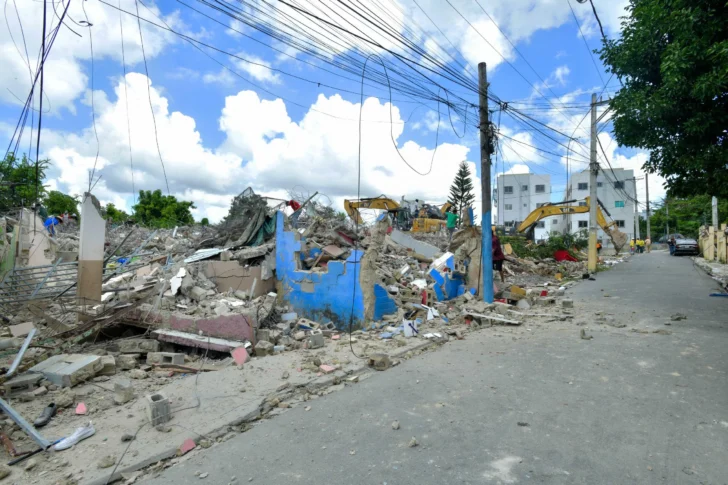 Obras Públicas asegura 70 familias han recibido sus cheques por trabajos en avenida República de Colombia Obras Públicas asegura 70 familias han recibido sus cheques por trabajos en avenida República de Colombia